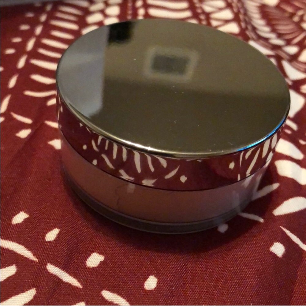 MK mineral loose powder